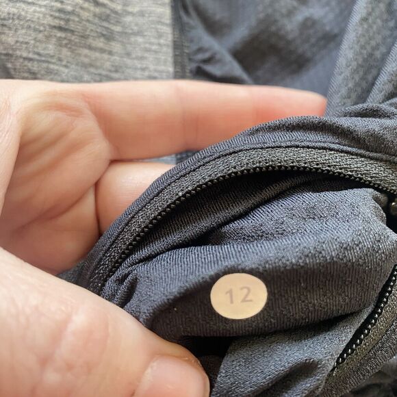 Lululemon Light Up Tank Womens 8 Heathered Black Grey Elastic Waist Back Pocket - Picture 7 of 7